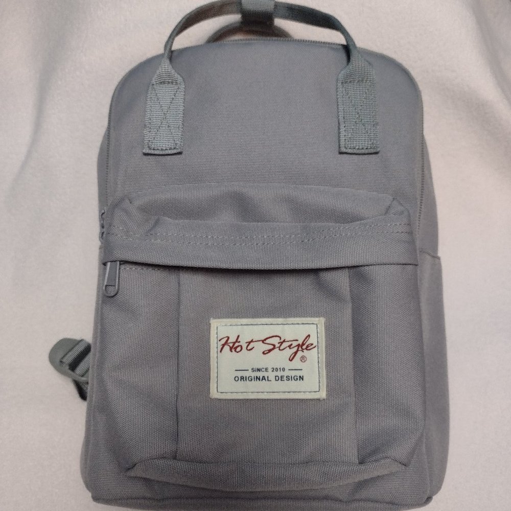 Like New MINI BESTIE backpack by Hot Style